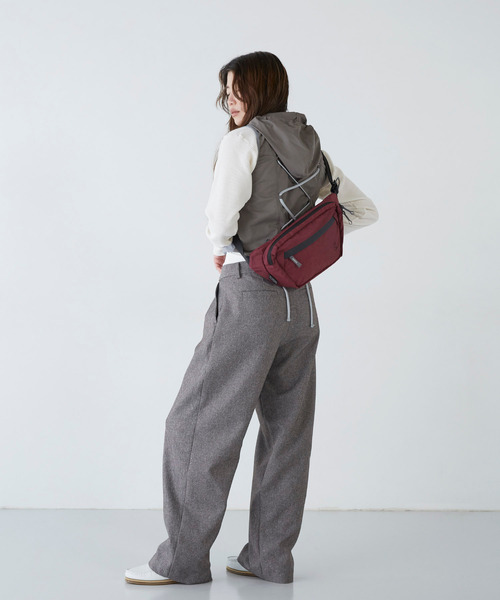 CHROME（クローム）の「［ CHROME / クローム ］SABIN 6L SLING / サビン 6L スリング 耐水 6L ボディバッグ ウェストポーチ（ボディバッグ/ウエストポーチ・レディース・ブラック/グレー/レッド系その他/ベージュ/シルバー/モスグリーン/ピンク系その他・FREE）」の6枚目の写真