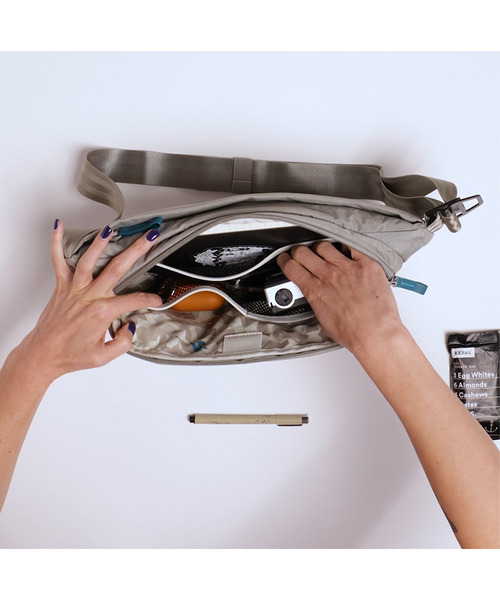 CHROME（クローム）の「［ CHROME / クローム ］SABIN 6L SLING / サビン 6L スリング 耐水 6L ボディバッグ ウェストポーチ（ボディバッグ/ウエストポーチ・レディース・ブラック/グレー/レッド系その他/ベージュ/シルバー/モスグリーン/ピンク系その他・FREE）」の22枚目の写真