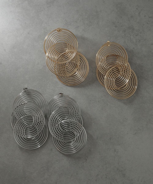 voov（ブーブ）の「スパイラルモチーフ ゴージャス ビッグ ピアス（ピアス（両耳用）・レディース・シルバー/ゴールド・フリー）」の10枚目の写真