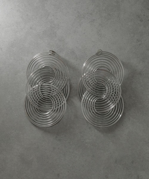 voov（ブーブ）の「スパイラルモチーフ ゴージャス ビッグ ピアス（ピアス（両耳用）・レディース・シルバー/ゴールド・フリー）」の8枚目の写真