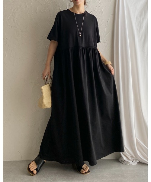She's Closet(シーズクローゼット)の「Aラインボリュームギャザーフレアロング丈半袖Tシャツワンピース(ワンピース・レディース・グレイッシュベージュ/ブラック/ダークブルー/ライム/スモークピンク/チャコールグレー・FREE)」の21枚目の写真