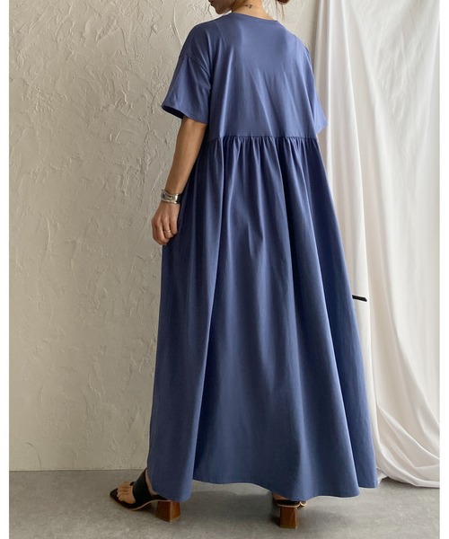 She's Closet(シーズクローゼット)の「Aラインボリュームギャザーフレアロング丈半袖Tシャツワンピース(ワンピース・レディース・グレイッシュベージュ/ブラック/ダークブルー/ライム/スモークピンク/チャコールグレー・FREE)」の16枚目の写真