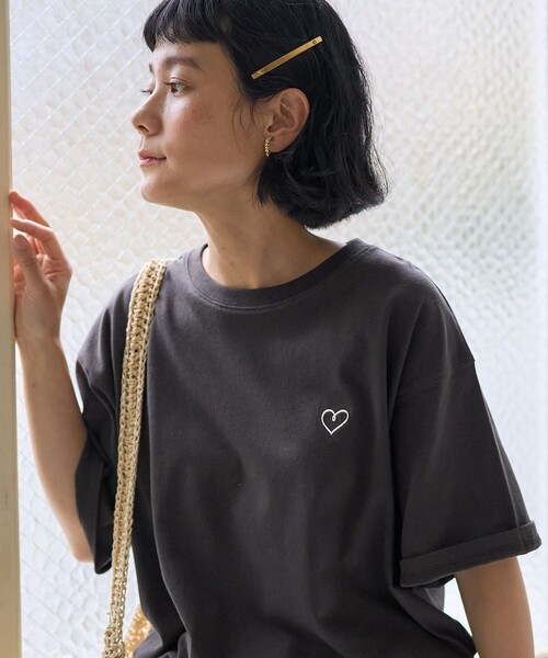 【SALE】【Rinascimento】ハートワンポイントTシャツ▼☆ITRIN124701 tシャツ ワンポイントハート刺繍Tシャツ レディース : ZOZOTOWN