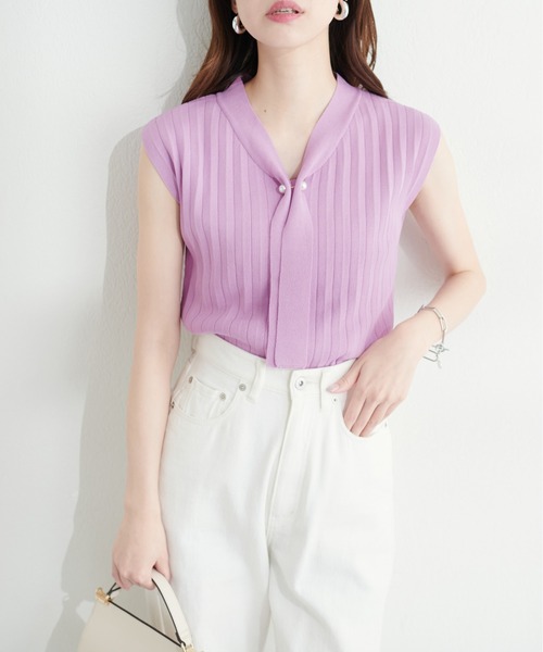 natural couture（ナチュラルクチュール）の「パールバー付ボウタイニットプルオーバー（キャミソール・レディース・アイボリー/グレイッシュベージュ/ブラック/ネイビー/パープル/ブルー系その他・FREE）」の15枚目の写真