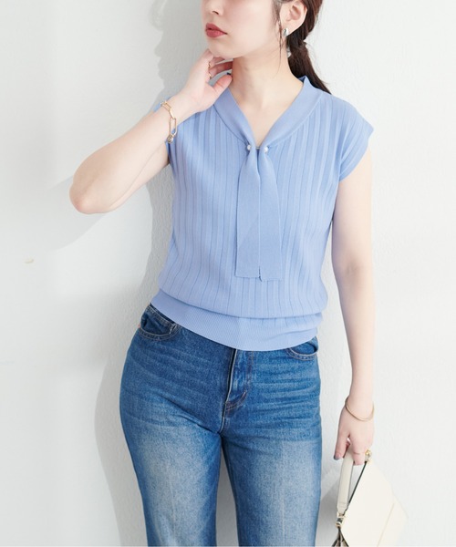 natural couture（ナチュラルクチュール）の「パールバー付ボウタイニットプルオーバー（キャミソール・レディース・アイボリー/グレイッシュベージュ/ブラック/ネイビー/パープル/ブルー系その他・FREE）」の21枚目の写真