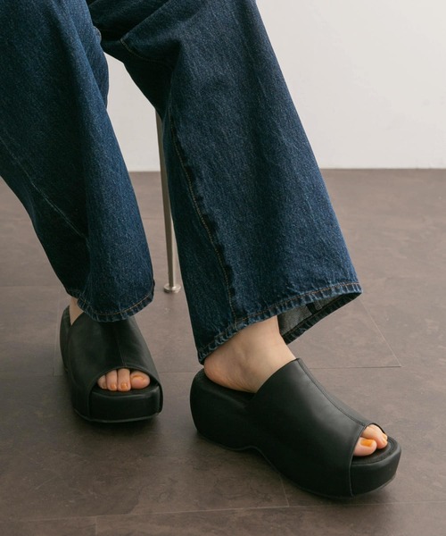 KBF(ケイビーエフ)の「サボサンダル(サンダル・レディース・ブラック/キャメル・37/38/36)」の3枚目の写真