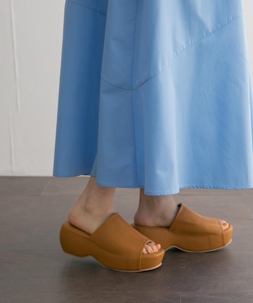 KBF(ケイビーエフ)の「サボサンダル(サンダル・レディース・ブラック/キャメル・37/38/36)」の13枚目の写真