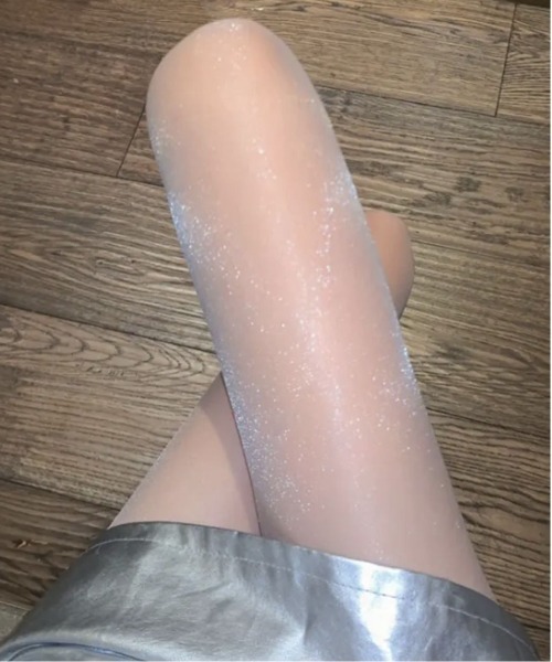 Jelly moo（ジェリームー）の「【 Jelly moo / ジェリームー 】 グリッター タイツ（タイツ/ストッキング・レディース・ブラック/ベージュ・FREE）」の2枚目の写真