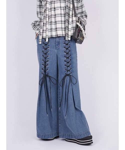 PAMEO POSE（パメオポーズ）の「Laces-up Denim Baggy Trousers（デニムパンツ・レディース・ブラック/スカイブルー・SMALL/MEDIUM/LARGE）」の18枚目の写真