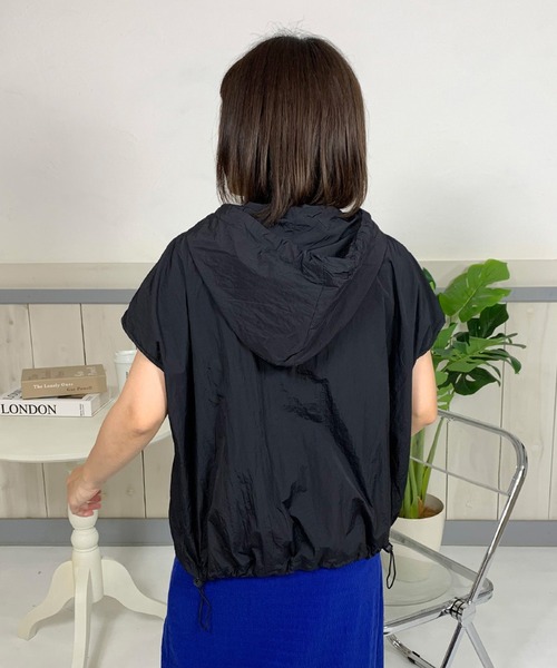 CRB（シーアールビー）の「ラインフードベスト（ベスト・レディース・グレー/ブラック/ベージュ・F）」の12枚目の写真