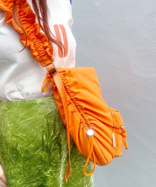 CONTROL FREAK（コントロールフリーク）の「CONTROL FREAK / CTFK（コントロールフリーク）撥水ギャザービッグショルダーバッグ（ショルダーバッグ・レディース・チャコール/オレンジ/ピンク/ブルー/シルバー/アイボリー・FREE）」の17枚目の写真