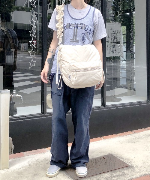 CONTROL FREAK（コントロールフリーク）の「CONTROL FREAK / CTFK（コントロールフリーク）撥水ギャザービッグショルダーバッグ（ショルダーバッグ・レディース・チャコール/オレンジ/ピンク/ブルー/シルバー/アイボリー・FREE）」の14枚目の写真