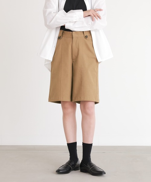 n'OrLABEL(ノアールレーベル)の「タブデザインハーフパンツ(チノパンツ・レディース・ベージュ/ブラック・2/1)」の4枚目の写真