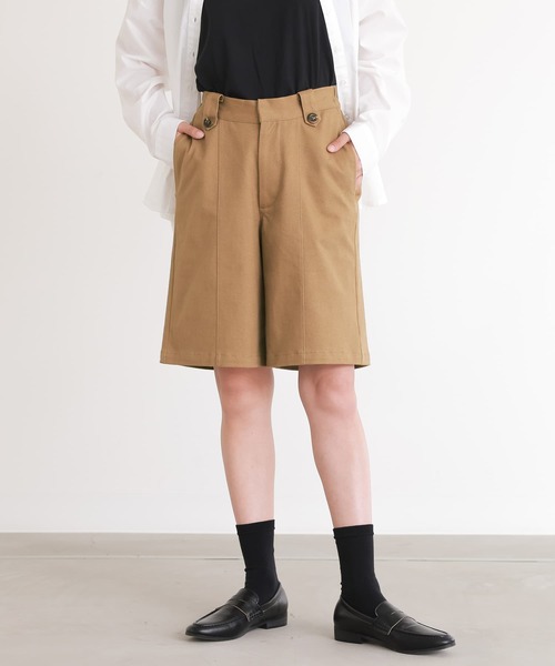 n'OrLABEL(ノアールレーベル)の「タブデザインハーフパンツ(チノパンツ・レディース・ベージュ/ブラック・2/1)」の3枚目の写真