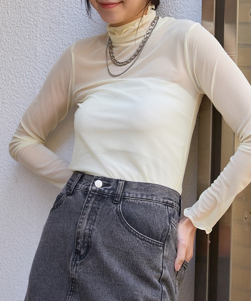 GORGE（ゴージ）の「《シアー透け感×ハイネック》レディース メロウ 長袖 トップス レイヤード 春秋冬（Tシャツ/カットソー・レディース・オフホワイト/ホワイト系その他2/ブラック系その他3/ブラック系その他/ブラック/グレー系その他/オレンジ/モカ/ネイビー/ホワイト系その他/ベージュ系その他/イエロー/ブルー/レッド/ボルドー・F）」の21枚目の写真