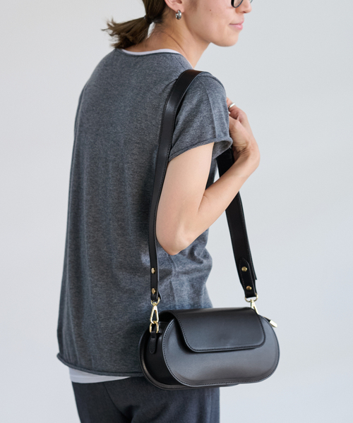 FRAMeWORK（フレームワーク）の「AULENTTI/オウレンティ 2WAYフラップショルダーバッグ（ショルダーバッグ・レディース・ブラック/ベージュ・FREE）」の14枚目の写真