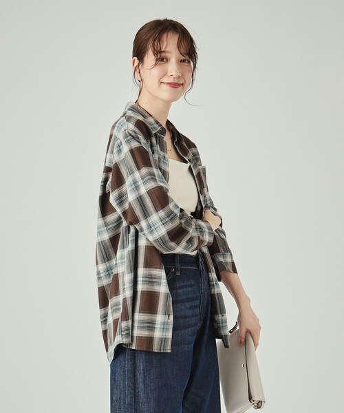 SHOO・LA・RUE（シューラルー）の「◆【洗える】着回しいろいろ 大人のためのチェックシャツ（シャツ/ブラウス・レディース・モスグリーン系1/レッド系3/ブルー系1/ブラック系1・02/03/04）」の11枚目の写真