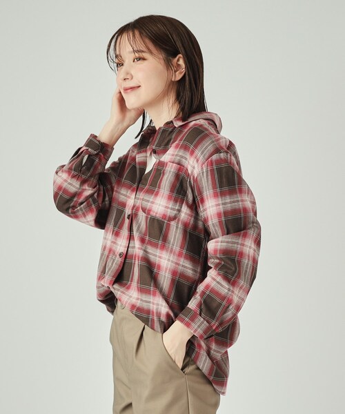SHOO・LA・RUE（シューラルー）の「◆【洗える】着回しいろいろ 大人のためのチェックシャツ（シャツ/ブラウス・レディース・モスグリーン系1/レッド系3/ブルー系1/ブラック系1・02/03/04）」の15枚目の写真