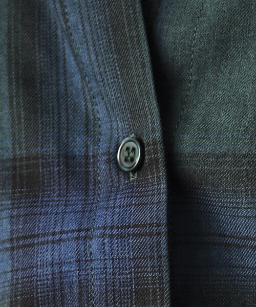 SHOO・LA・RUE（シューラルー）の「◆【洗える】着回しいろいろ 大人のためのチェックシャツ（シャツ/ブラウス・レディース・モスグリーン系1/レッド系3/ブルー系1/ブラック系1・02/03/04）」の21枚目の写真