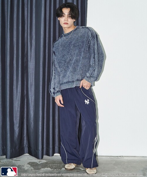 MLB(メジャーリーグベースボール)の「MLB/メジャーリーグベースボール MLB 別注ナイロンラインパイピングパンツ/トラックパンツ(限定展開)(その他パンツ・メンズ・ネイビー/グレー/ブラック・LARGE/MEDIUM/SMALL)」の4枚目の写真