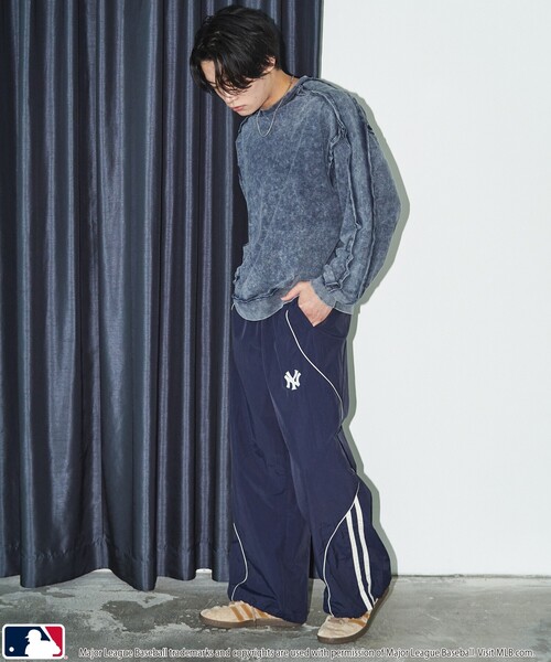 MLB(メジャーリーグベースボール)の「MLB/メジャーリーグベースボール MLB 別注ナイロンラインパイピングパンツ/トラックパンツ(限定展開)(その他パンツ・メンズ・ネイビー/グレー/ブラック・LARGE/MEDIUM/SMALL)」の5枚目の写真