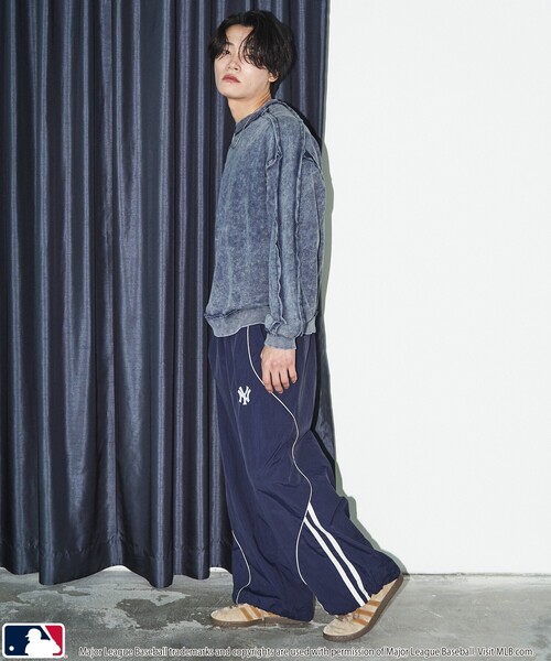 MLB(メジャーリーグベースボール)の「MLB/メジャーリーグベースボール MLB 別注ナイロンラインパイピングパンツ/トラックパンツ(限定展開)(その他パンツ・メンズ・ネイビー/グレー/ブラック・LARGE/MEDIUM/SMALL)」の6枚目の写真
