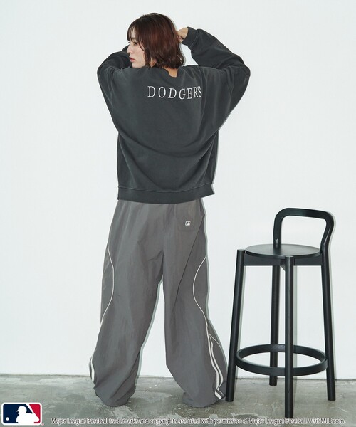 MLB(メジャーリーグベースボール)の「MLB/メジャーリーグベースボール MLB 別注ナイロンラインパイピングパンツ/トラックパンツ(限定展開)(その他パンツ・メンズ・ネイビー/グレー/ブラック・LARGE/MEDIUM/SMALL)」の11枚目の写真