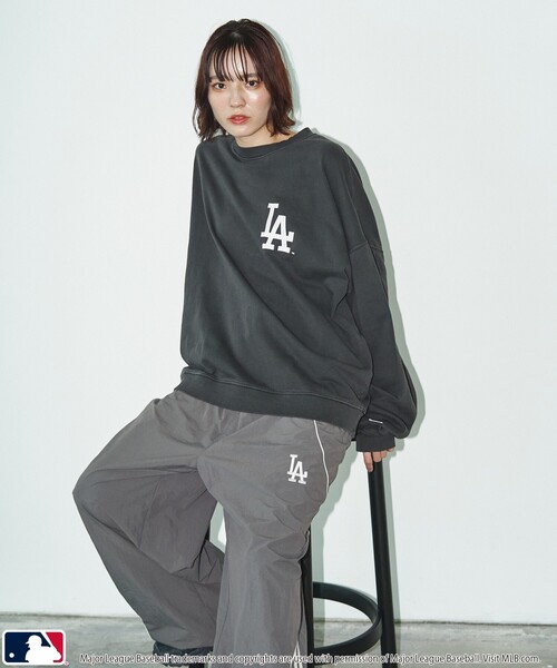 MLB(メジャーリーグベースボール)の「MLB/メジャーリーグベースボール MLB 別注ナイロンラインパイピングパンツ/トラックパンツ(限定展開)(その他パンツ・メンズ・ネイビー/グレー/ブラック・LARGE/MEDIUM/SMALL)」の14枚目の写真