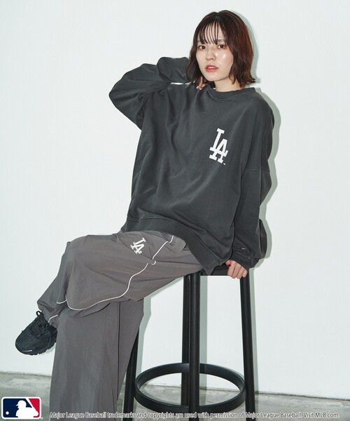 MLB(メジャーリーグベースボール)の「MLB/メジャーリーグベースボール MLB 別注ナイロンラインパイピングパンツ/トラックパンツ(限定展開)(その他パンツ・メンズ・ネイビー/グレー/ブラック・LARGE/MEDIUM/SMALL)」の16枚目の写真