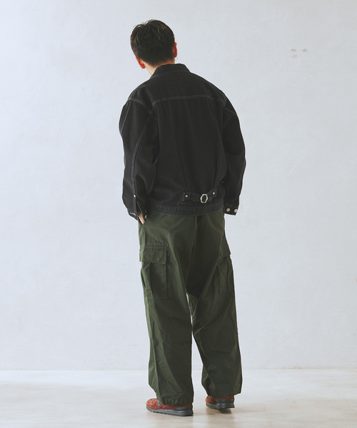 JOURNAL STANDARD relume（ジャーナルスタンダード　レリューム）の「AMERICAN デニムトラッカージャケット by COTTON USA（デニムジャケット・メンズ・ブラック/ネイビー/ブルー系その他・MEDIUM/LARGE）」の19枚目の写真