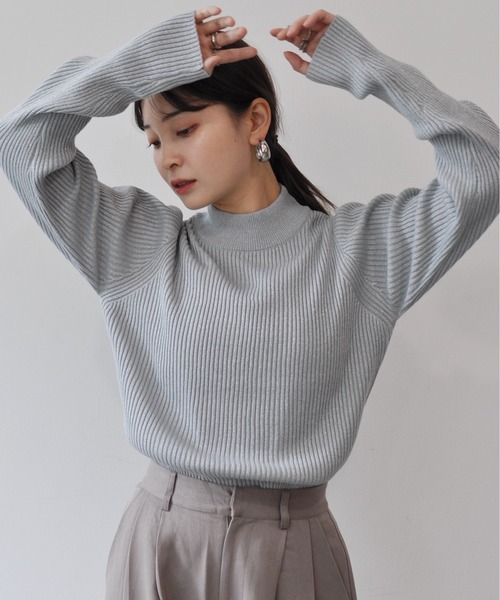 Meli rich（メリーリッチ）の「ラメボトルネックリブニットプルオーバー（ニット/セーター・レディース・グレー/ブルー/アイボリー/ブラック/グレイッシュベージュ/モカ/ミント・MEDIUM）」の4枚目の写真