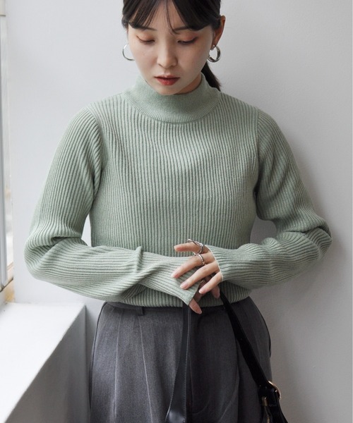 Meli rich（メリーリッチ）の「ラメボトルネックリブニットプルオーバー（ニット/セーター・レディース・グレー/ブルー/アイボリー/ブラック/グレイッシュベージュ/モカ/ミント・MEDIUM）」の7枚目の写真