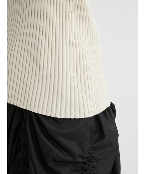 emmi(エミ)の「リブラインハイネックニットプルオーバー(ニット/セーター・レディース・バーガンディー/ブラック/ライトブルー/アイボリー・FREE)」の11枚目の写真