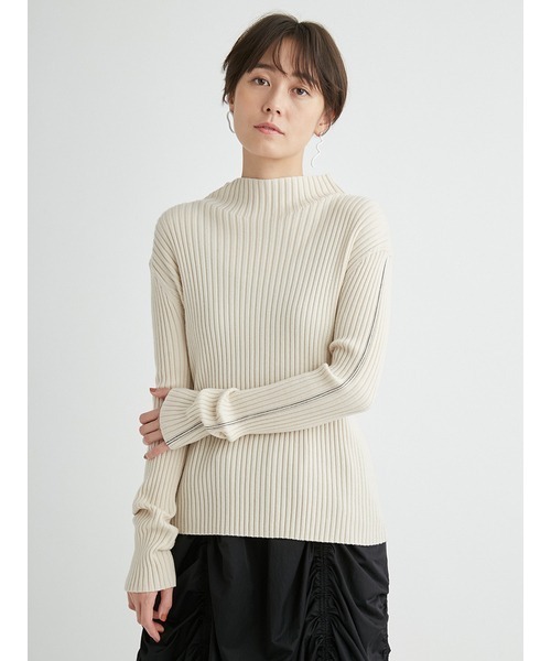 emmi(エミ)の「リブラインハイネックニットプルオーバー(ニット/セーター・レディース・バーガンディー/ブラック/ライトブルー/アイボリー・FREE)」の6枚目の写真