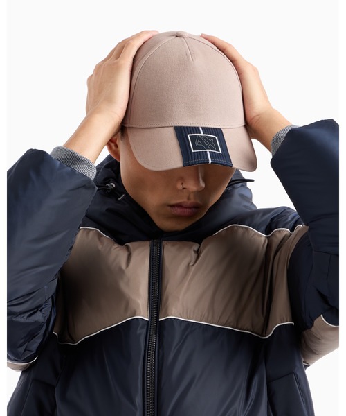 ARMANI EXCHANGE(アルマーニエクスチェンジ)の「【A|X アルマーニ エクスチェンジ】ロゴパッチ パネルキャップ(キャップ・メンズ・ベージュ・FREE)」の4枚目の写真
