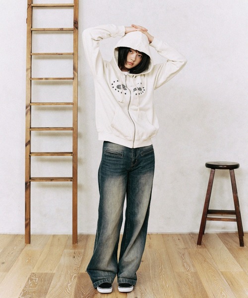 FCMM(エフシーエムエム)の「PIGMENT DYED ZIP HOODIE/ピグメントダイドジップフーディ(パーカー・レディース・チャコール/ライトブルー/アイボリー・LARGE/MEDIUM)」の8枚目の写真