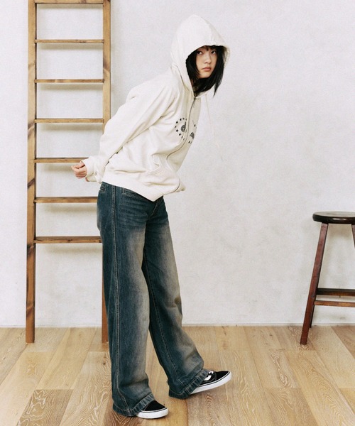 FCMM(エフシーエムエム)の「PIGMENT DYED ZIP HOODIE/ピグメントダイドジップフーディ(パーカー・レディース・チャコール/ライトブルー/アイボリー・LARGE/MEDIUM)」の9枚目の写真