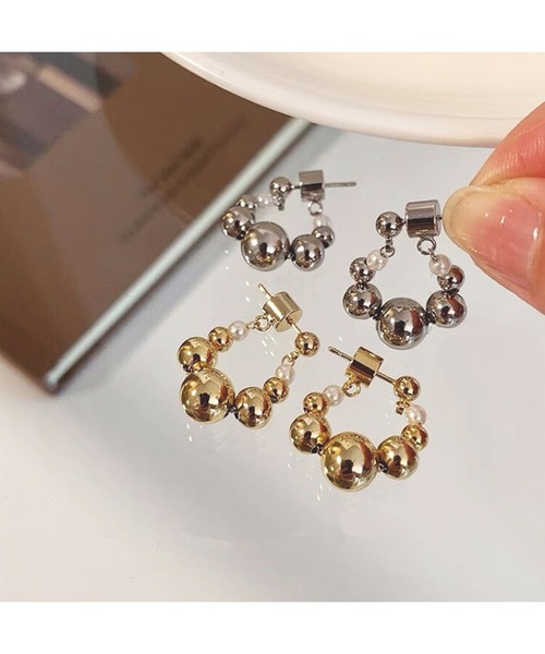 Lace Ladies(レースレディース)の「メタリック ボール チェーン フープ ピアス(ピアス(両耳用)・レディース・ゴールド/シルバー・FREE)」の6枚目の写真