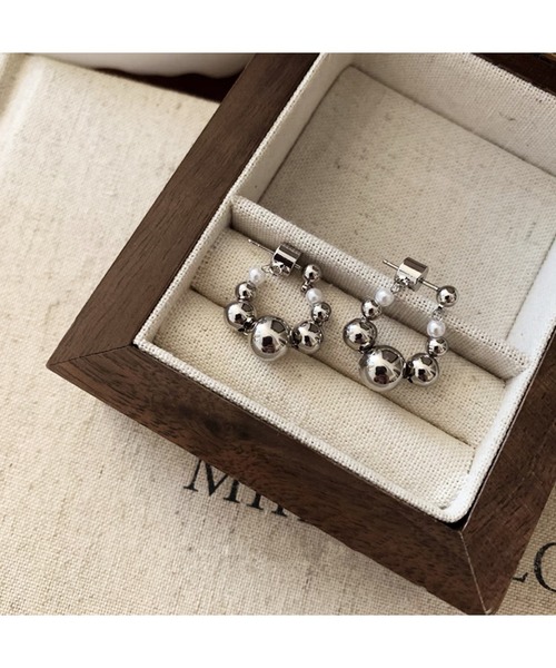 Lace Ladies(レースレディース)の「メタリック ボール チェーン フープ ピアス(ピアス(両耳用)・レディース・ゴールド/シルバー・FREE)」の13枚目の写真