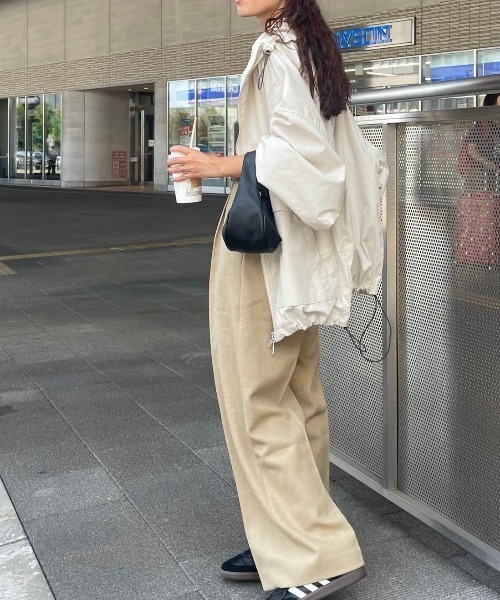 y/m(イム)の「ドロストマウンテンパーカー(ブルゾン・レディース・ブラック/オフホワイト・FREE)」の22枚目の写真