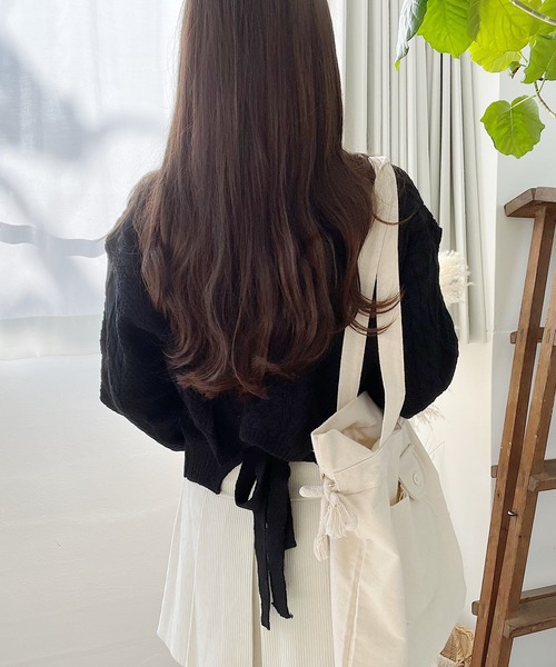 Nana(ナナ)の「バックリボンニット(カーディガン/ボレロ・レディース・ブラック/ベージュ・FREE)」の7枚目の写真