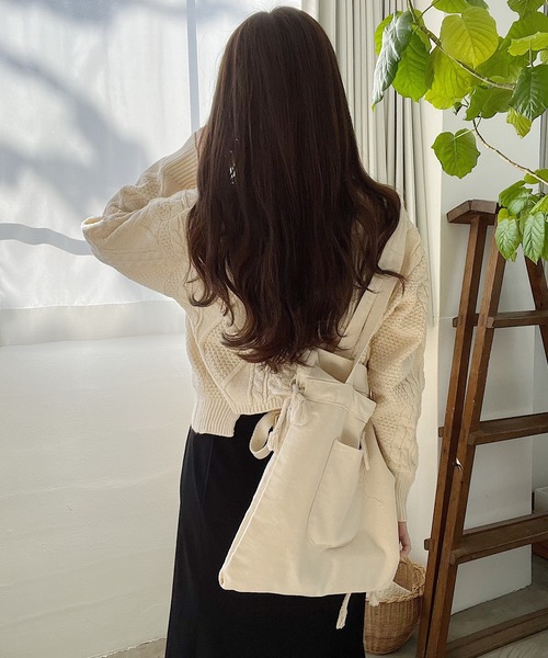 Nana(ナナ)の「バックリボンニット(カーディガン/ボレロ・レディース・ブラック/ベージュ・FREE)」の12枚目の写真