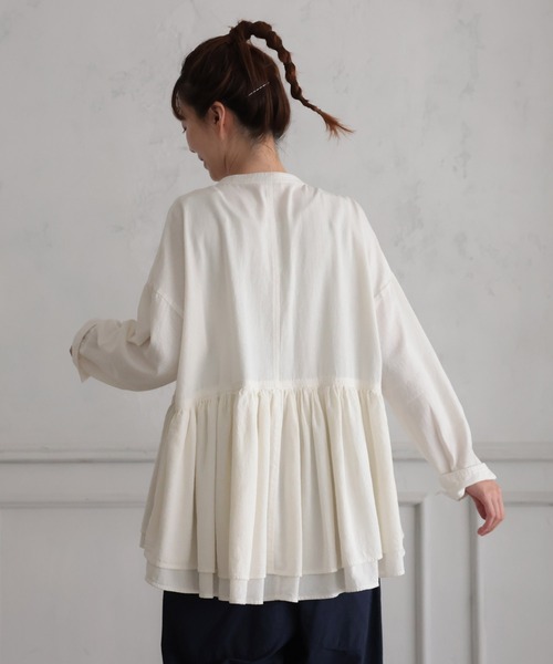 週末セール　新品　ソウルベリー　裾からはみ出すフリルのブラウス 裾からはみ出すフリルのブラウス | soulberry