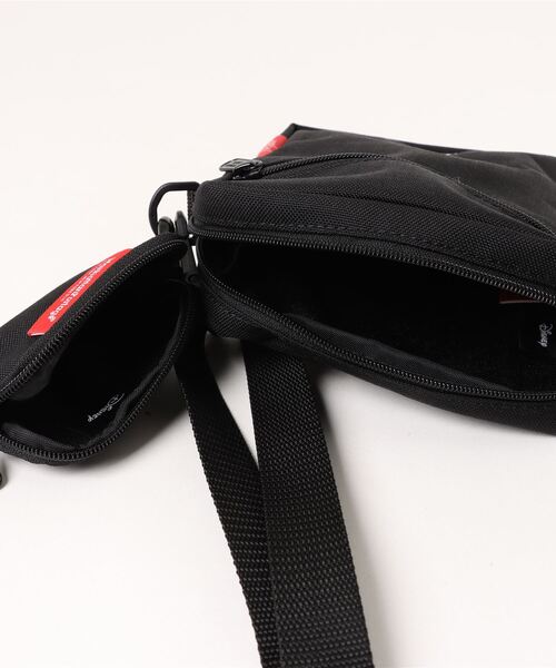 Manhattan Portage(マンハッタンポーテージ)の「Manhattan Portage/マンハッタンポーテージ ショルダーバック City Light Bag 24/Mickey MP1403PLMIC24(ショルダーバッグ・メンズ・ブラック・FREE)」の4枚目の写真