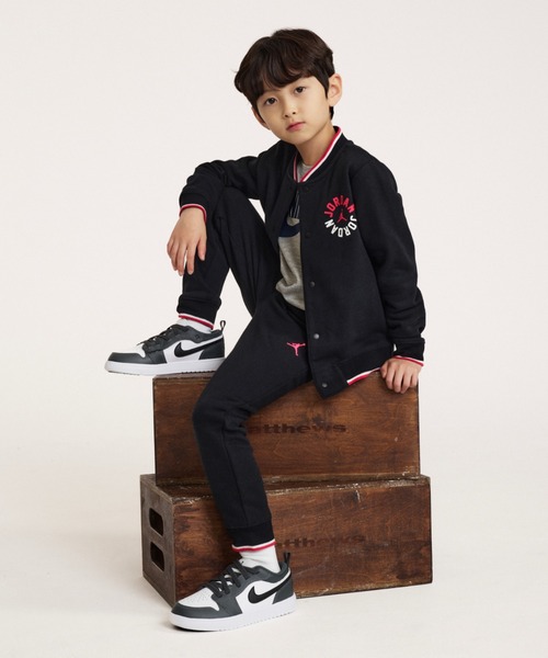 JORDAN BRAND(ジョーダンブランド)の「ジョーダン 1 LOW ALT リトルキッズシューズ / Jordan 1 Low Alt Little Kids' Shoes DR9748-152 White(スニーカー・キッズ・ホワイト系その他7・20.5/21.5/22/20/18/17/19/21/16.5/17.5/18.5/19.5)」の2枚目の写真