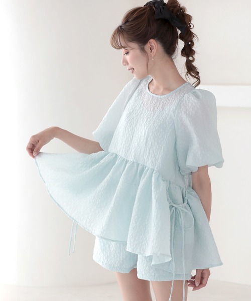 MERAKI（メラキ）の「バルーンスリーブサイドリボンシアーブラウス（シャツ/ブラウス・レディース・サックスブルー/ピンク/イエロー/ブラック/ライトベージュ・FREE）」の4枚目の写真