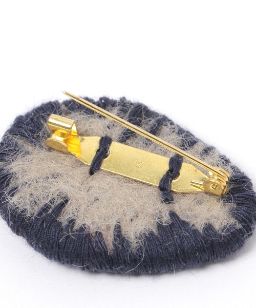 studio CLIP(スタディオクリップ)の「糸巻パールブローチ(ブローチ/コサージュ・レディース・ベージュ/ネイビー・FREE)」の4枚目の写真