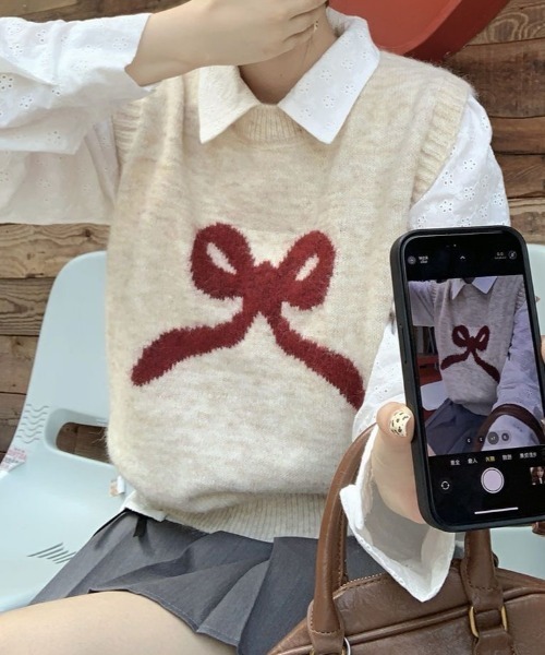 ViViDAY(ビビデー)の「リボン柄ニットベスト(ベスト・レディース・ベージュ/チャコールグレー/グレー・M)」の16枚目の写真
