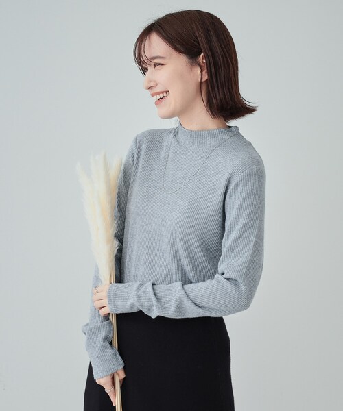 SHOO・LA・RUE(シューラルー)の「◆【洗える/S-LL】プチハイネック ラメ入りリブ インナートップス(Tシャツ/カットソー・レディース・オフホワイト/ライトグレー/ライトブルー/チャコールグレー・01/02/03/04)」の1枚目の写真