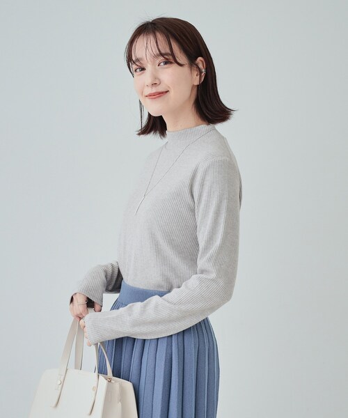 SHOO・LA・RUE(シューラルー)の「◆【洗える/S-LL】プチハイネック ラメ入りリブ インナートップス(Tシャツ/カットソー・レディース・オフホワイト/ライトグレー/ライトブルー/チャコールグレー・01/02/03/04)」の10枚目の写真